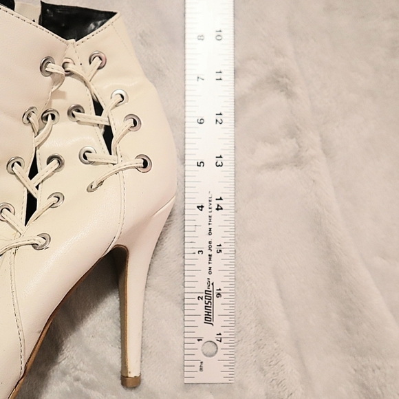 LACED SIDES BOOTIES 8 Cleopatra White Y2K Classic Ankle Boots Heels Shoes Monta - Picture 2 of 13